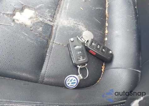 2014 Volkswagen Jetta 1.8T Se from USA, damaged, VIN 3VWD17AJ9EM373540